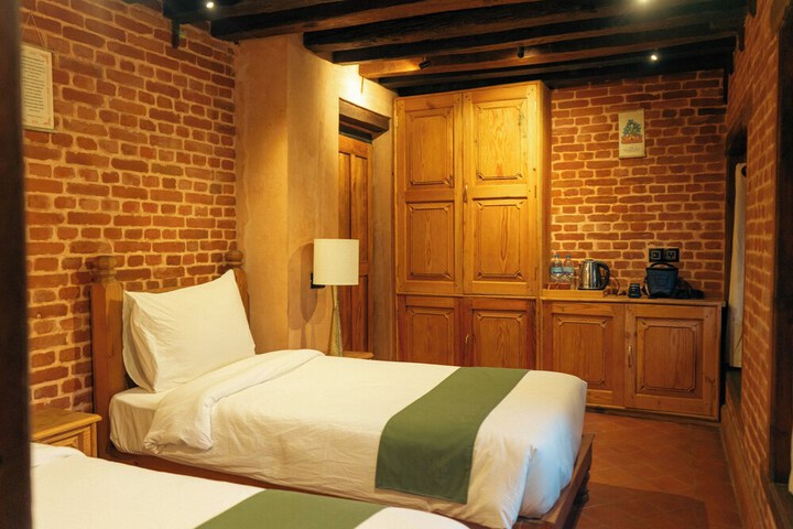 Room 6 of 35