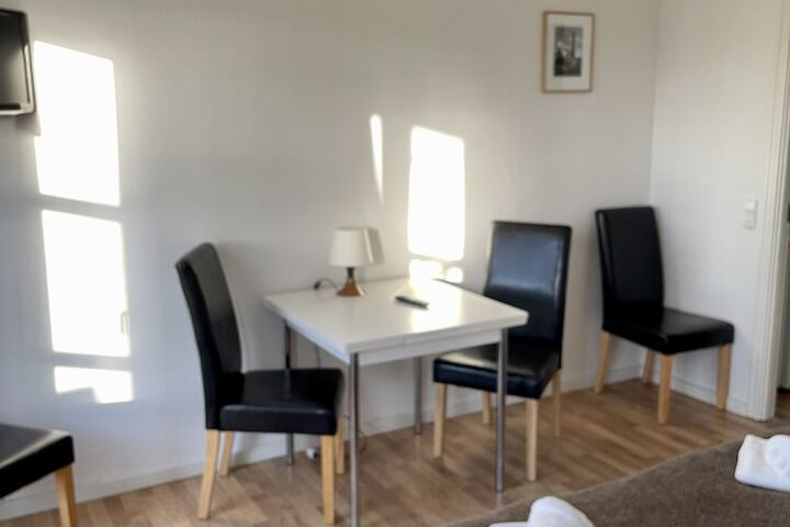 Room 7 of 73