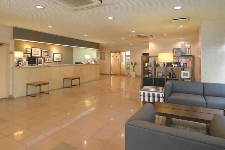 Entrance & Lobby
