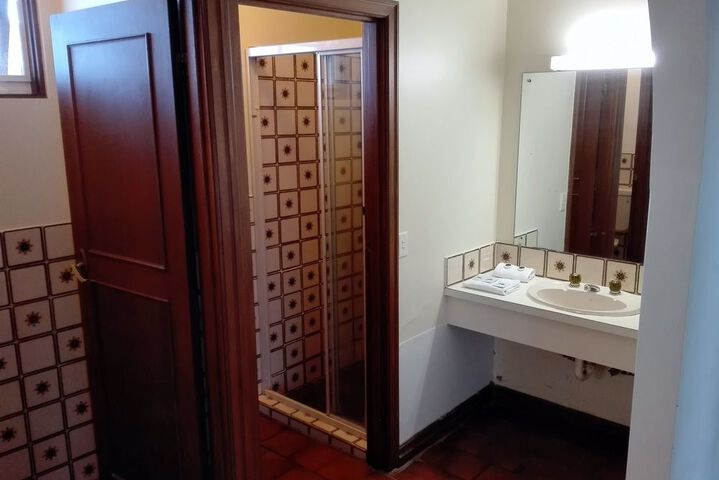Room 22 of 38