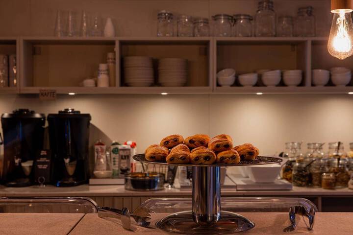 Breakfast/Coffee Service 56 of 73