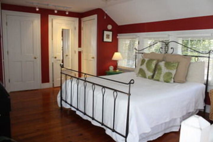 Room 6 of 11