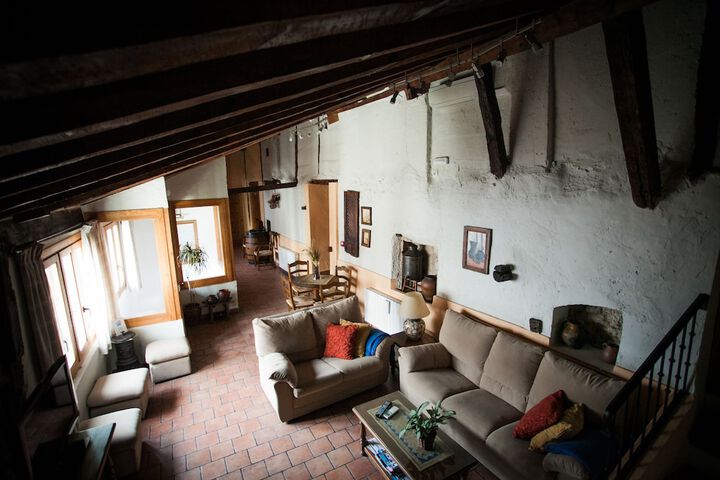 Lounge 54 of 66