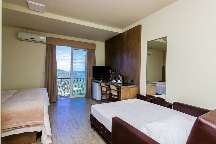 Room 36 of 148