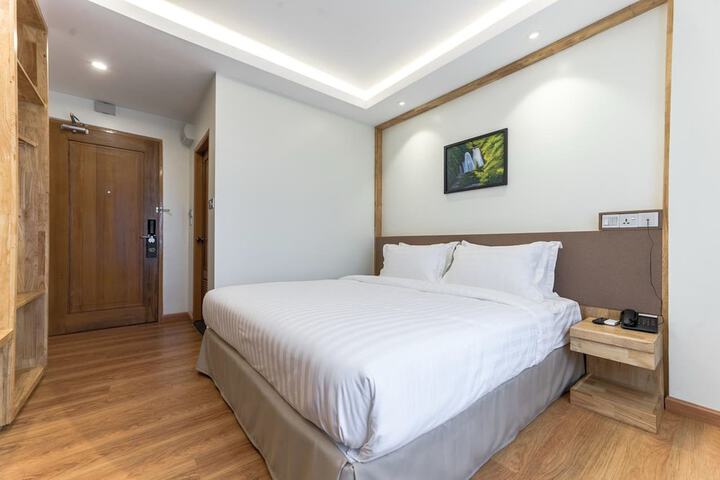 Room 15 of 40