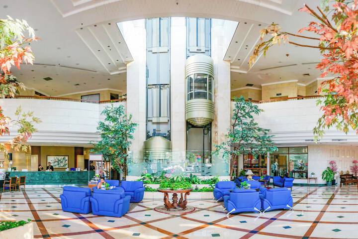 Guest Lobby