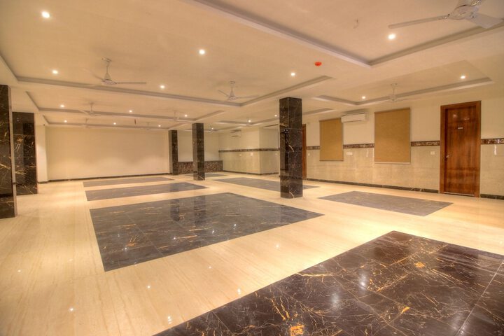 Ballroom/Hall 48 of 60