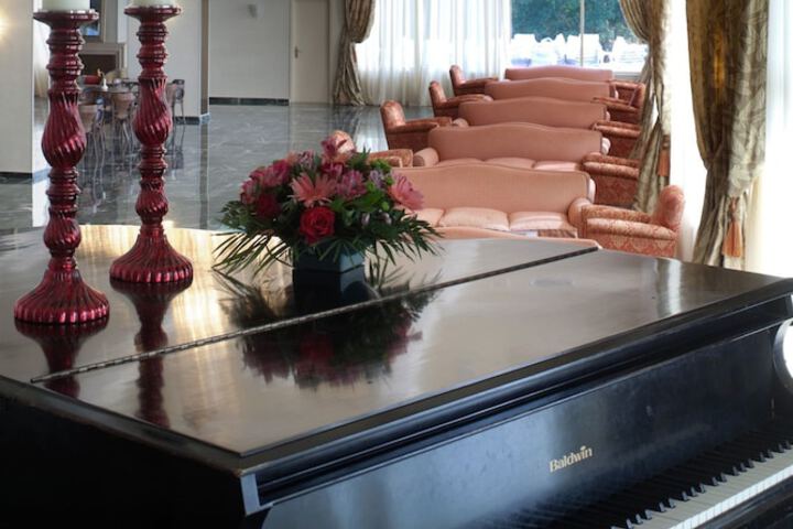 Entrance & Lobby