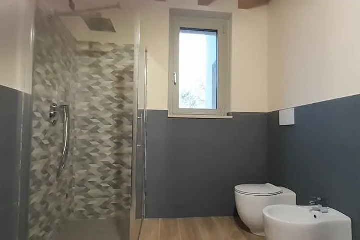 Room 8 of 10