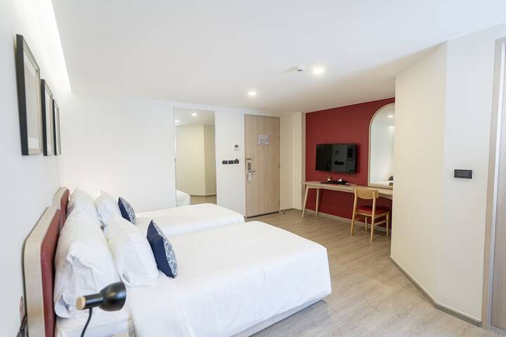 Room 32 of 190