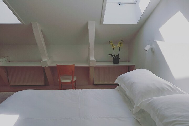 Room 10 of 23
