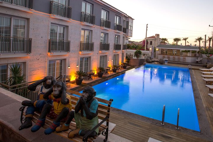 Pool 52 of 72