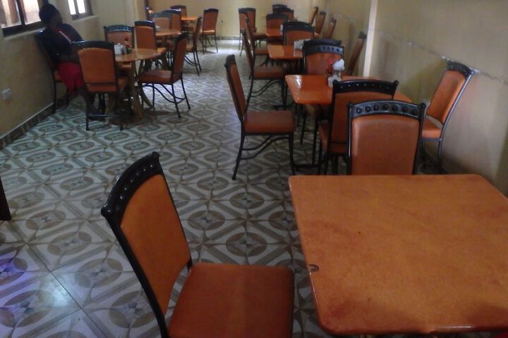 Dining 15 of 27
