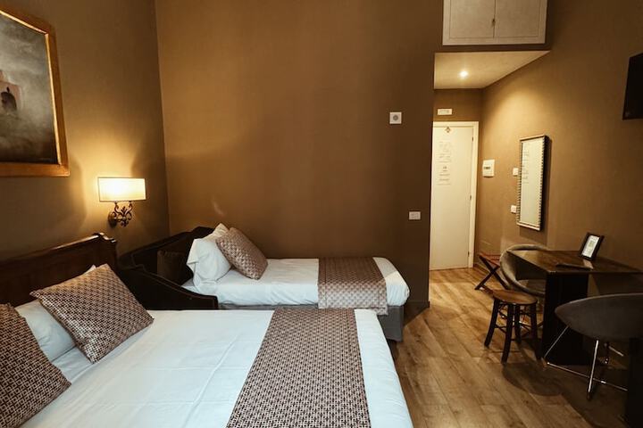Room 11 of 42