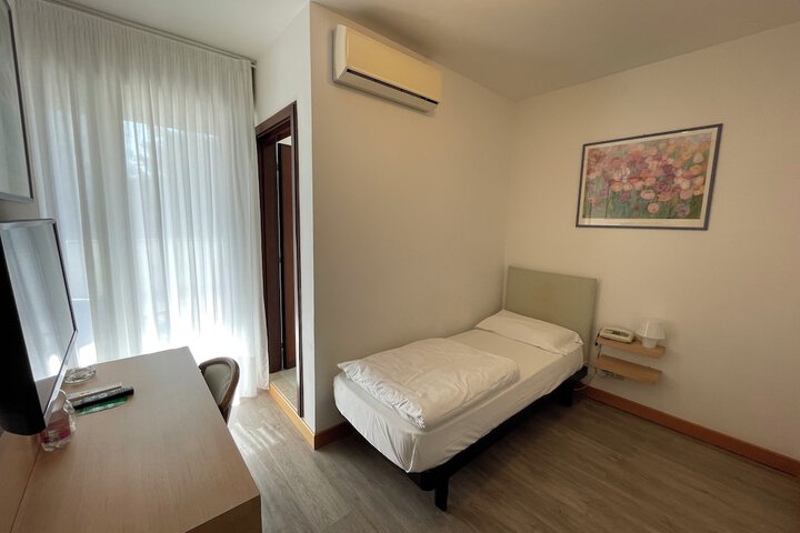 Room 13 of 59