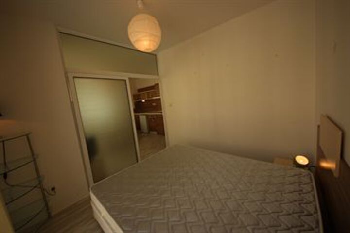 Room 42 of 153