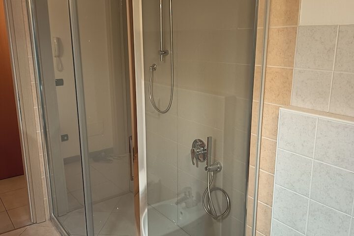Room 12 of 29