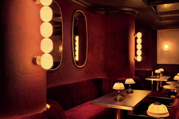 Lounge 31 of 63