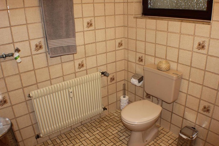 Room 6 of 14