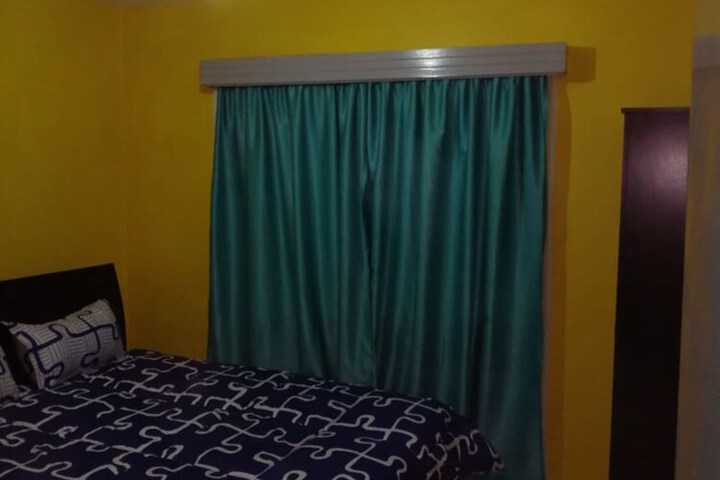 Room 5 of 8