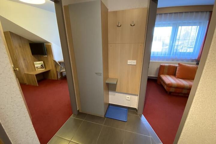 Ballroom/Hall 35 of 44