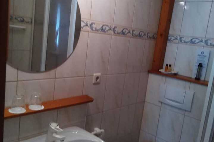 Room 21 of 56