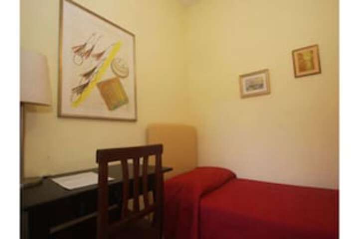 Room 10 of 17