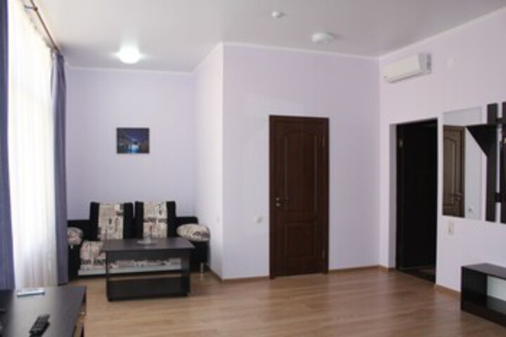 Room 16 of 25