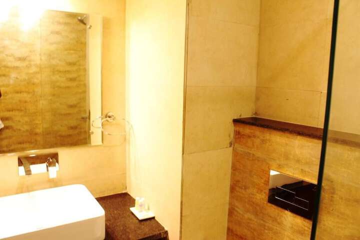 Room 13 of 41