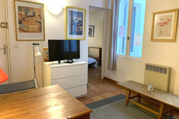 Room 3 of 12