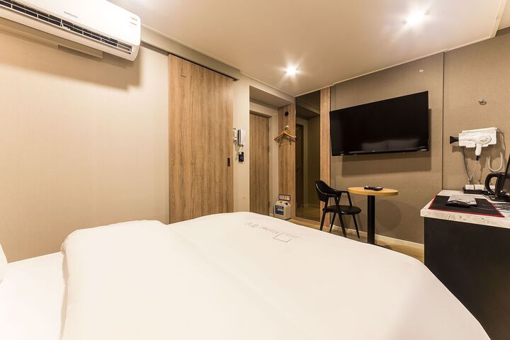 Room 29 of 155