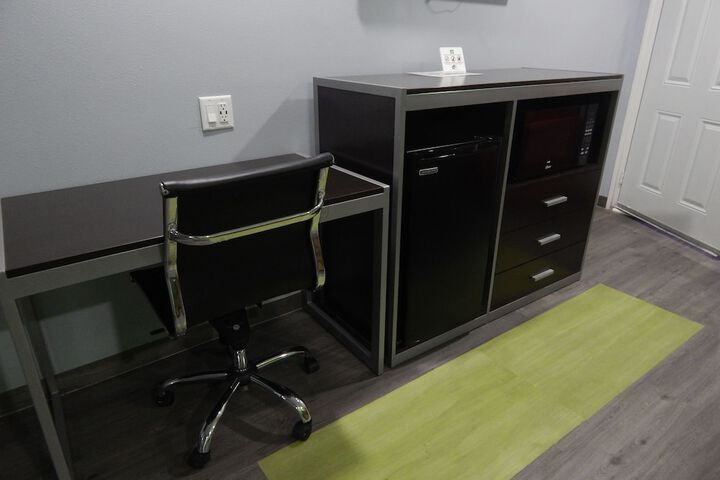 Room 7 of 27