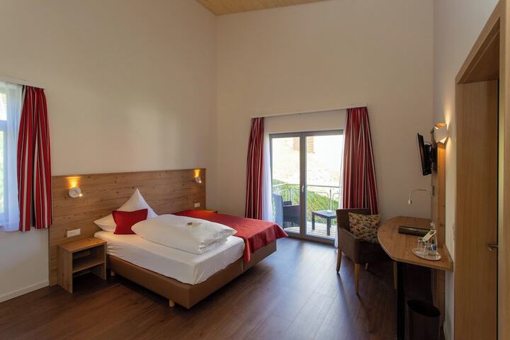 Room 7 of 34