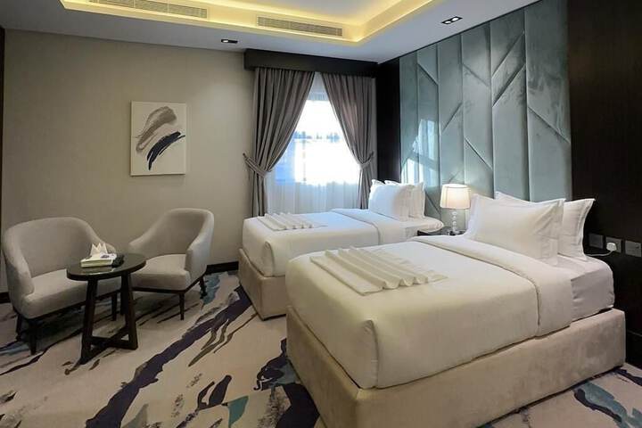 Room 7 of 28