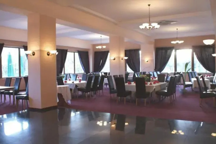Dining 10 of 10