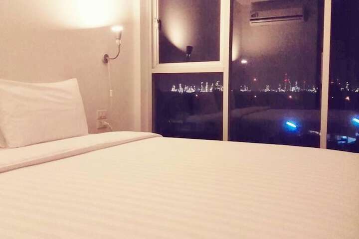 Room 12 of 46