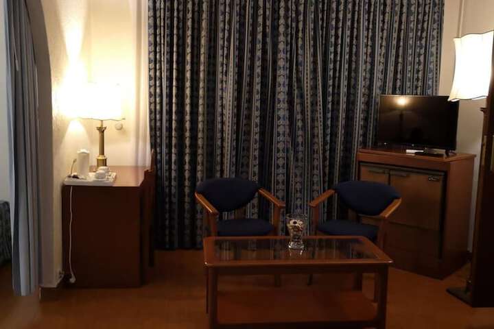 Room 26 of 47