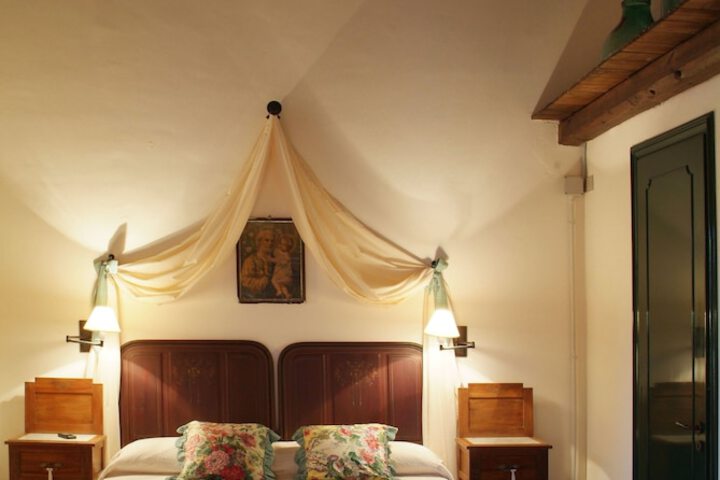 Room 8 of 39