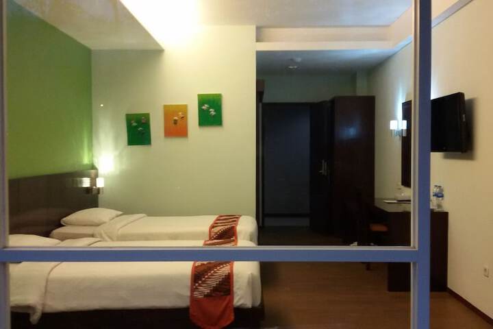 Room 7 of 24