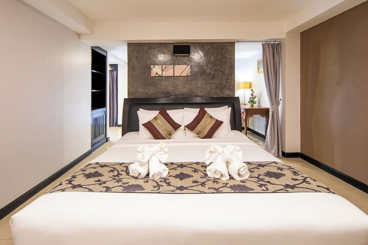 Room 82 of 179