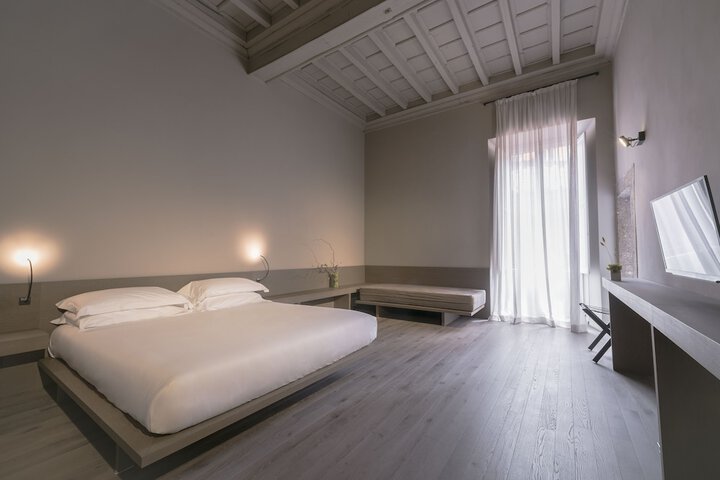 Room 12 of 44