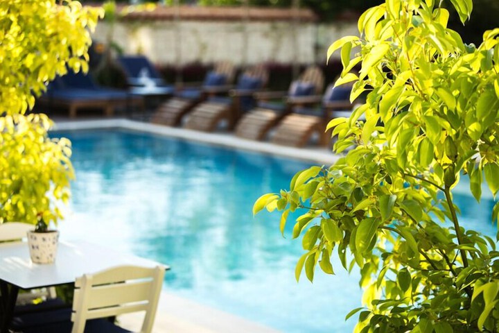 Pool 25 of 45