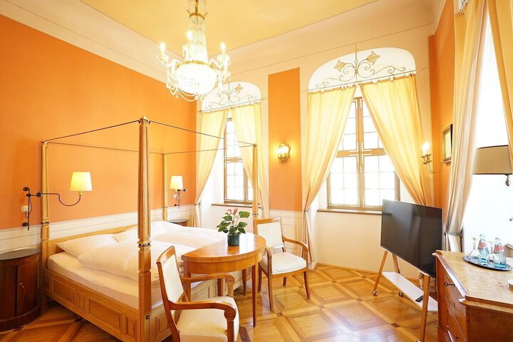 Room 42 of 61