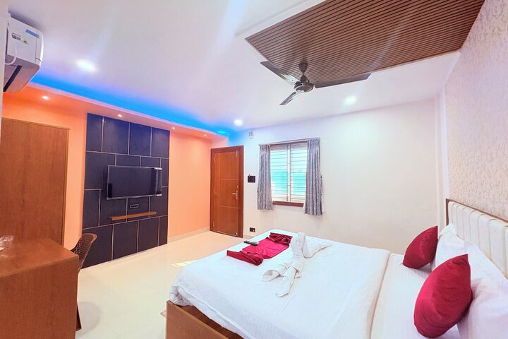 Room 11 of 28