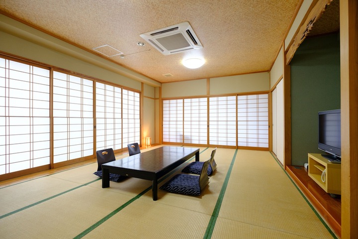 Room 14 of 94