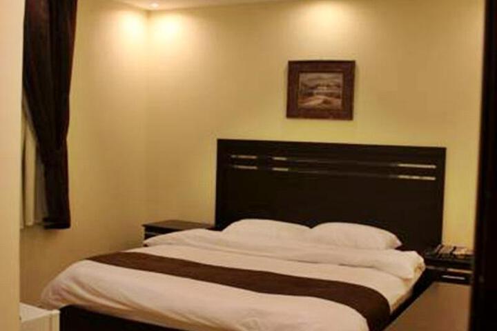 Room 2 of 6