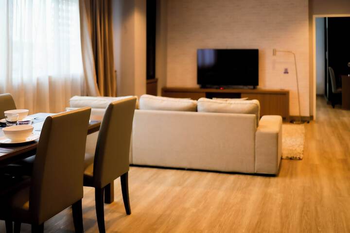 Room 33 of 151