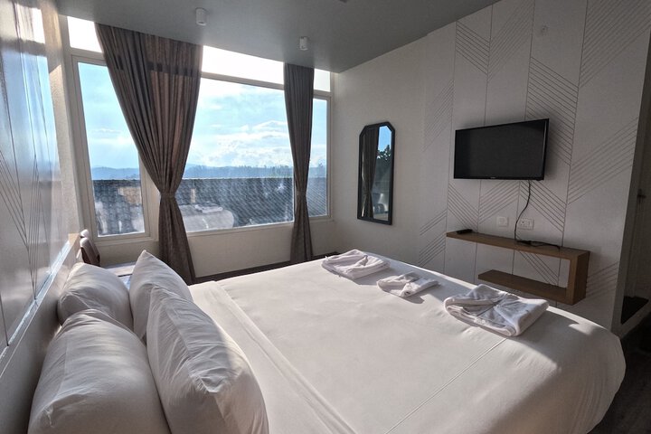 Room 18 of 90