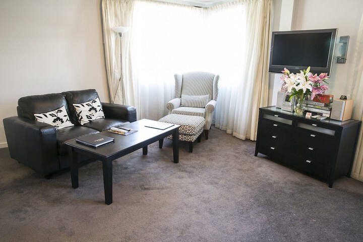 Room 3 of 254