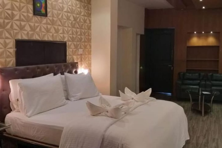 Room 5 of 20